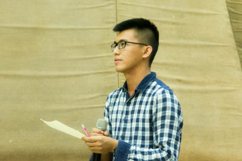 互动环节员工向Carl Botan 教授提问