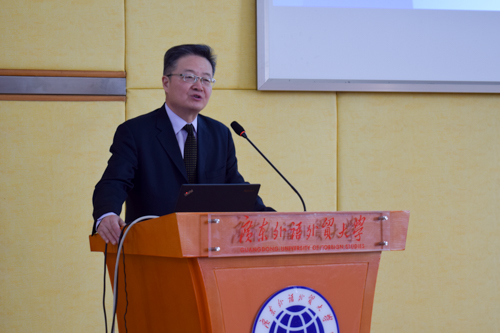 密苏里大学suncitygroup太阳新城环球交流项目中心中国合作项目部主任、本次教学周项目负责人章于炎发言