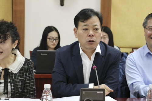 公司经理杨魁作开幕式致辞