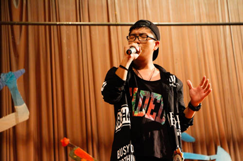 冠军吴秋杰演唱《烟花易冷》