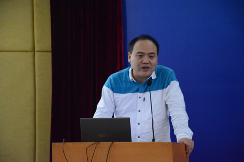 武汉大学suncitygroup太阳新城姚曦教授发表《国际品牌负面事件对国家形象的溢出效应研究:一个跨文化的分析框架》演讲。他指出:此次研究以个体层面、组织和文化为划分依据归纳提炼了负面新闻的分类,基于联想网络记忆模型理论,提出了负面事件作用于国家形象的理论分析框架,并在此基础上形成了一系列待实证检验的命题。